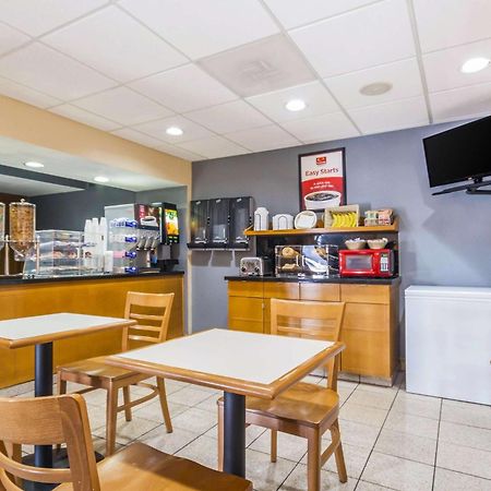 בסילבר ספרינג Econo Lodge Inn & Suites I-35 At Shawnee Mission מראה חיצוני תמונה