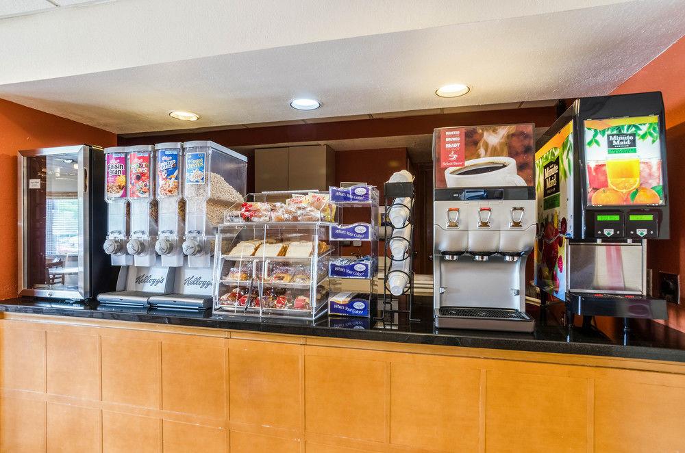 בסילבר ספרינג Econo Lodge Inn & Suites I-35 At Shawnee Mission מראה חיצוני תמונה