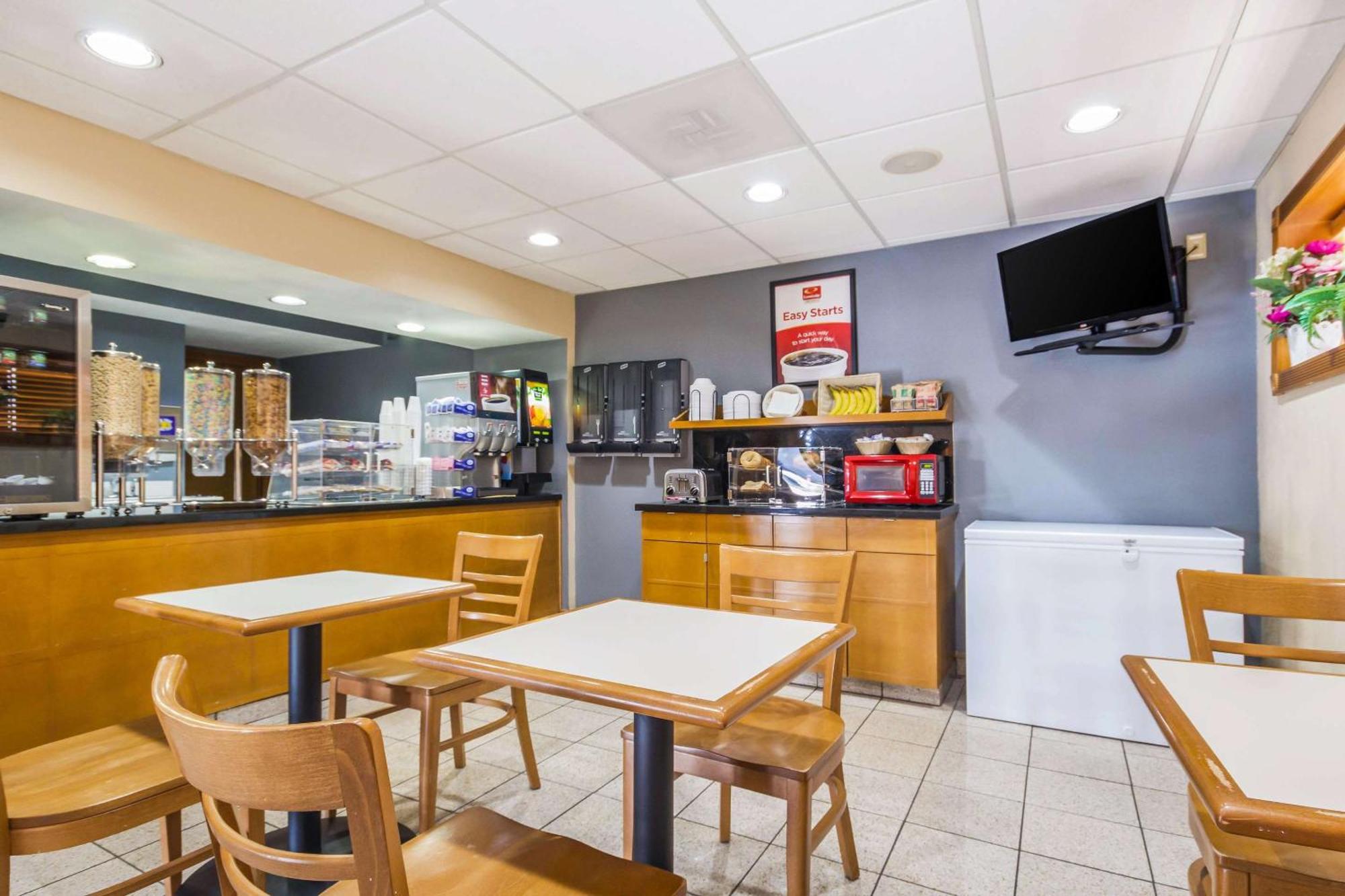 בסילבר ספרינג Econo Lodge Inn & Suites I-35 At Shawnee Mission מראה חיצוני תמונה