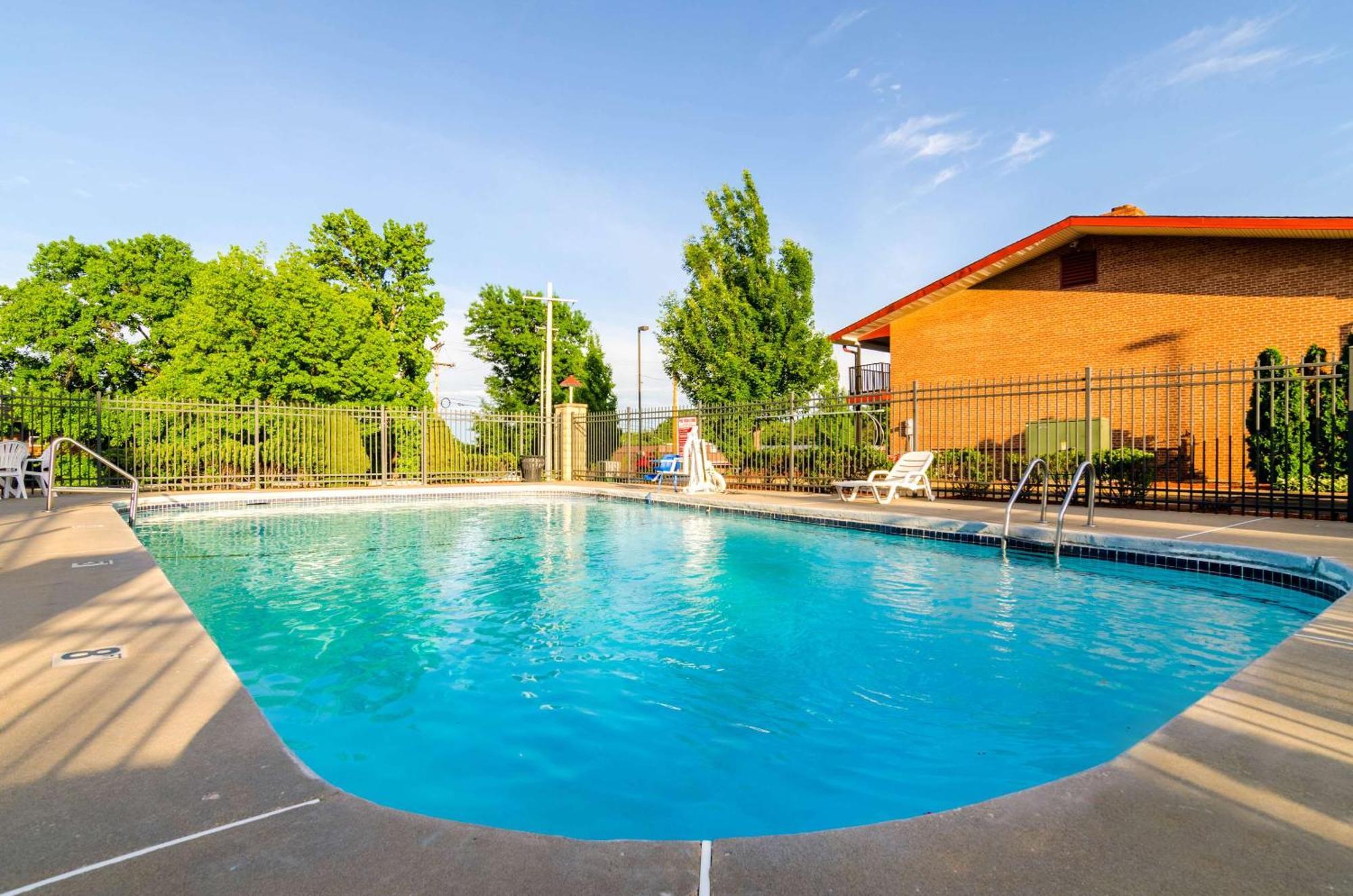 בסילבר ספרינג Econo Lodge Inn & Suites I-35 At Shawnee Mission מראה חיצוני תמונה