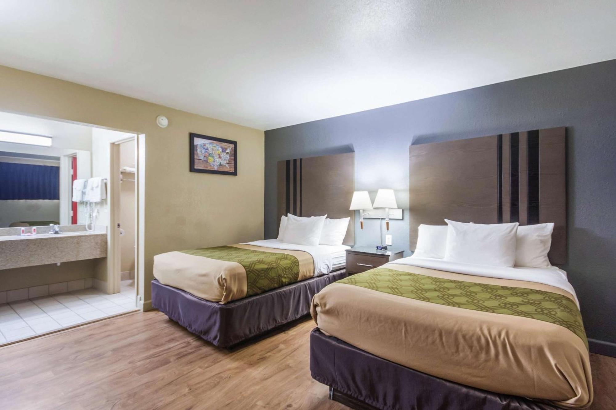 בסילבר ספרינג Econo Lodge Inn & Suites I-35 At Shawnee Mission מראה חיצוני תמונה