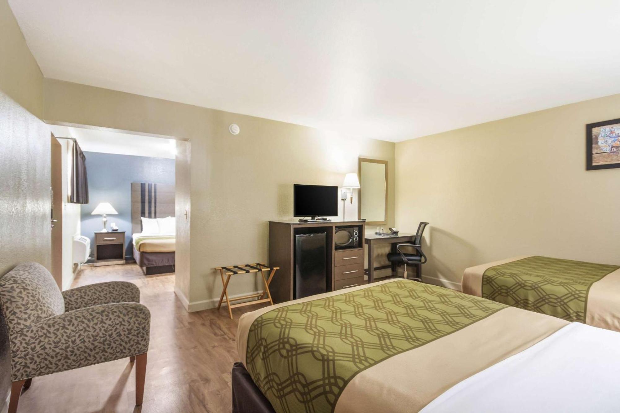 בסילבר ספרינג Econo Lodge Inn & Suites I-35 At Shawnee Mission מראה חיצוני תמונה