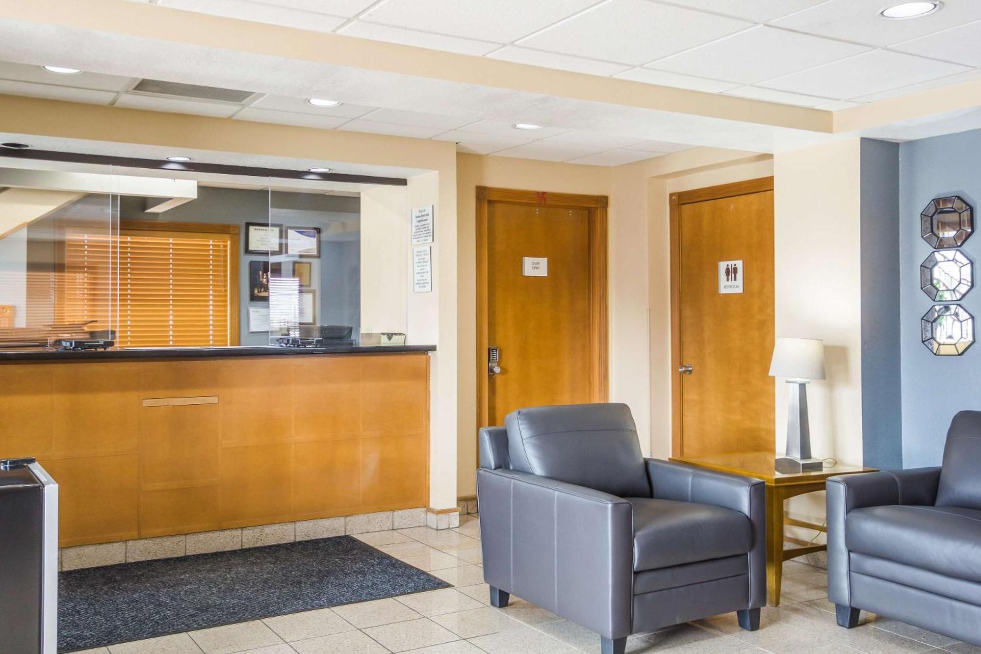 בסילבר ספרינג Econo Lodge Inn & Suites I-35 At Shawnee Mission מראה חיצוני תמונה