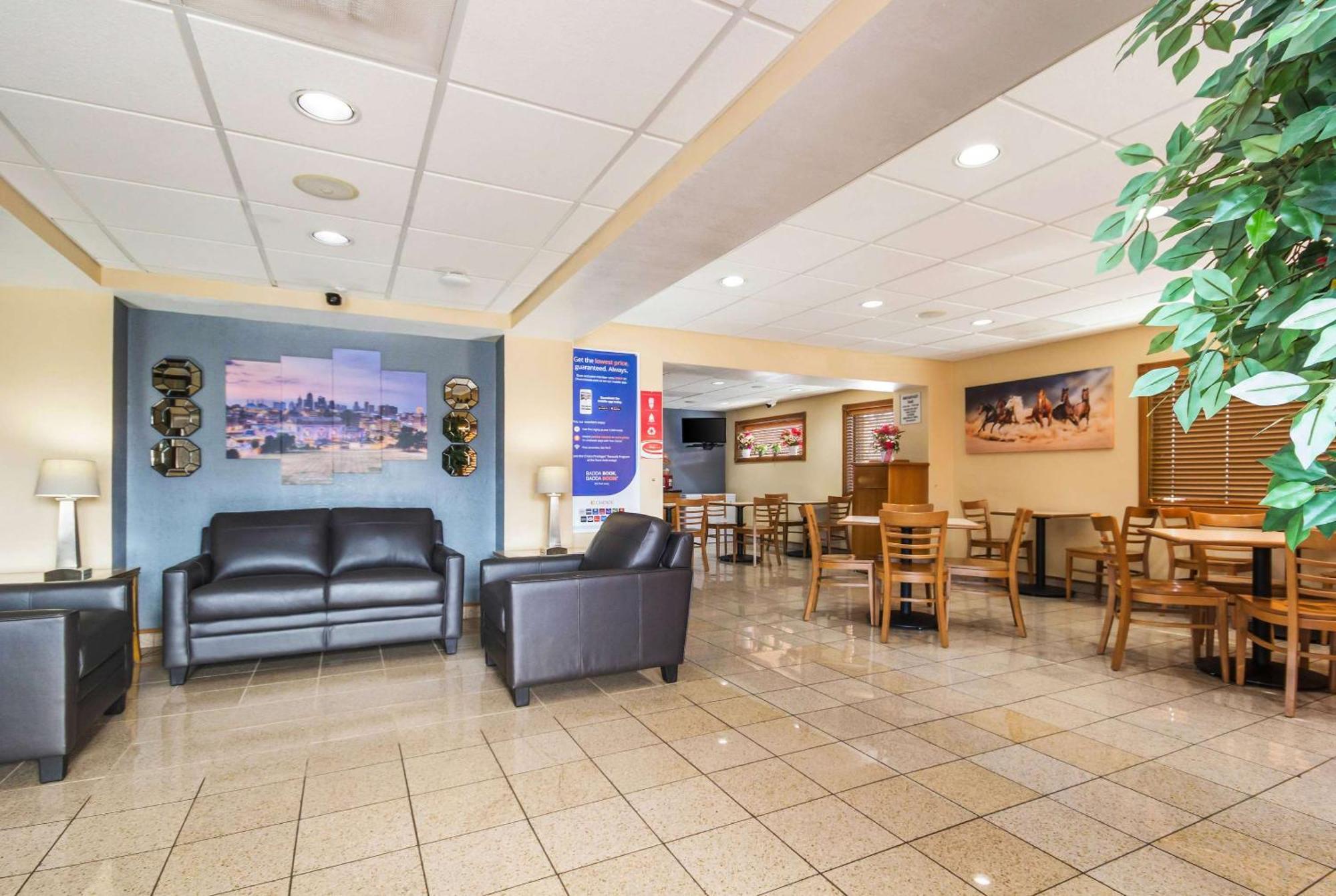 בסילבר ספרינג Econo Lodge Inn & Suites I-35 At Shawnee Mission מראה חיצוני תמונה