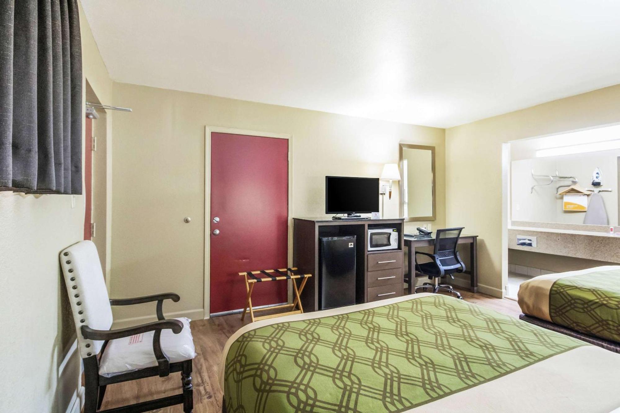 בסילבר ספרינג Econo Lodge Inn & Suites I-35 At Shawnee Mission מראה חיצוני תמונה