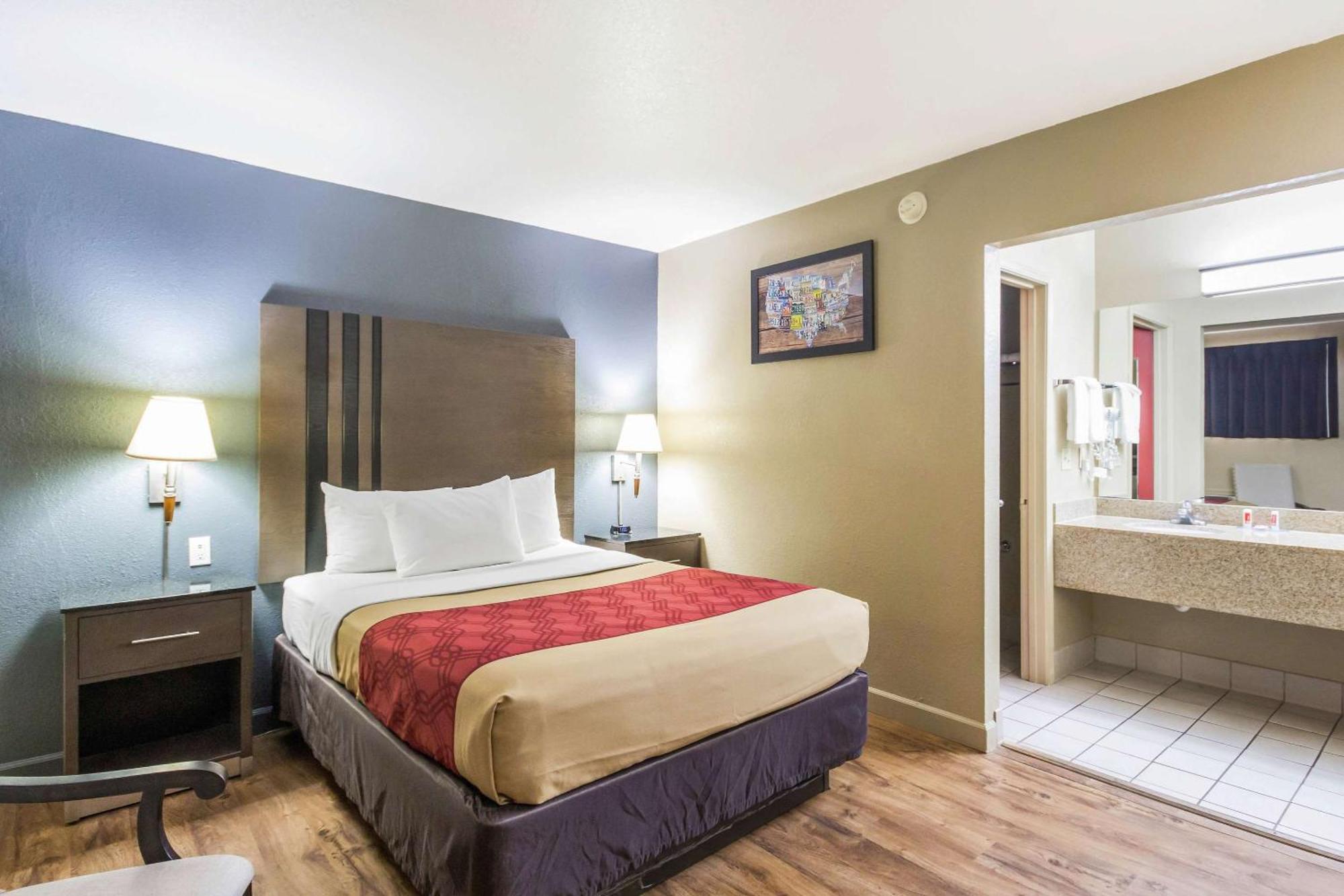 בסילבר ספרינג Econo Lodge Inn & Suites I-35 At Shawnee Mission מראה חיצוני תמונה